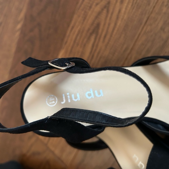 Black, platforms - Picture 2 of 6